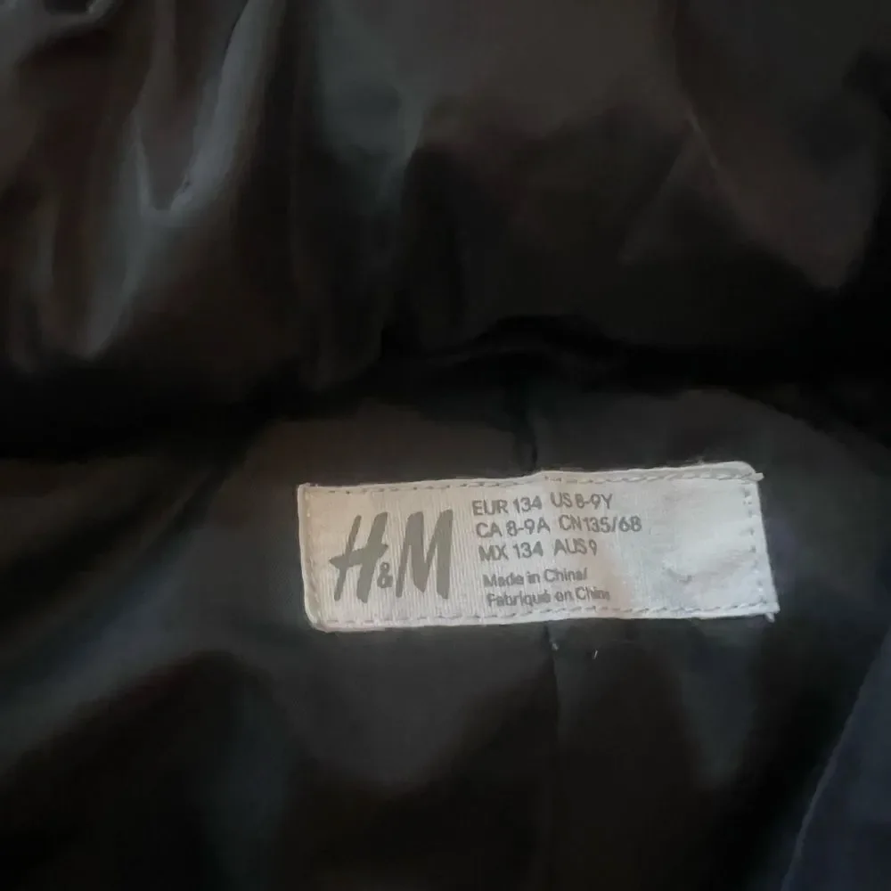 H&M WATER-REPELLENT PADDED JACKET size 8-9 Y